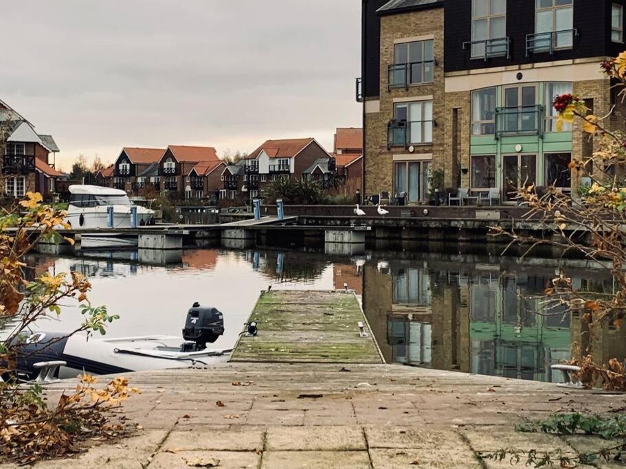 Waterside Townhouse With Balcony And Marina View Apartment Skellingthorpe Exterior foto